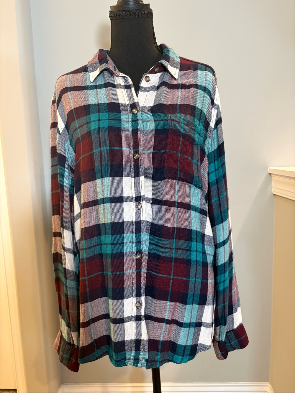 American Eagle Boyfriend Fit Plaid Flannel Shirt Size Large Soft Viscose